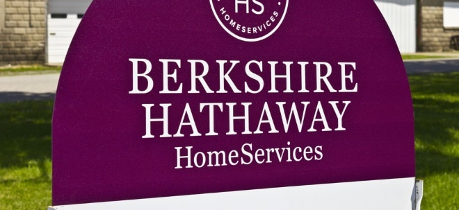 Aktion�rsversammlung: Berkshire Hathaway-Aktie knickt ein: Gewinnr�ckgang - Buffett will F�hrung zum Jahresende abgeben NYSE-Aktie Berkshire Hathaway deutlich schwächer: Warren Buffets Investmentholding macht weniger Gewinn | finanzen.net